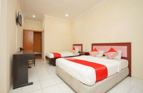 Probolinggo Hotel | 16 m² Hotel ∙ 4 guests