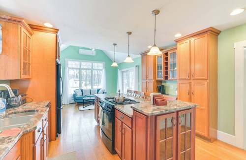 South Weymouth House | 16 Mi to Boston: Home w/Deck in Weymouth