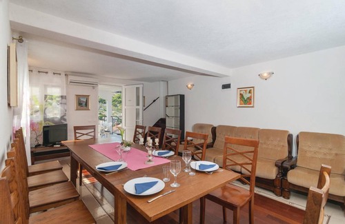 Stomorska House | 160 m² House ∙ 5 bedrooms ∙ 12 guests