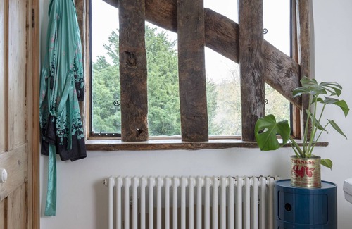 Harleston House | 16th century grade II* farmhouse with hot tub and wild swimming