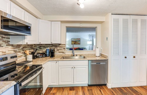 Bowie House | 17 Mi to DC: Cozy Townhome in Bowie!