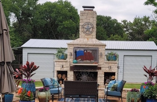 Southland Oaks House | 17 Min to COTA, Downtown Austin and Lake Austin.