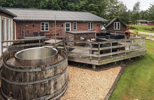Vester Grønning House | 17 person holiday home in Roslev-By Traum