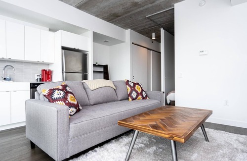 Downtown Winnipeg Condo | (1705)Downtown Glasshouse Impressive 1BR 1 BATH+ Fast WiFi(311)