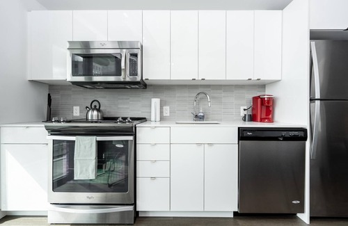 Downtown Winnipeg Condo | (1705)Downtown Glasshouse Impressive 1BR 1 BATH+ Fast WiFi(311)