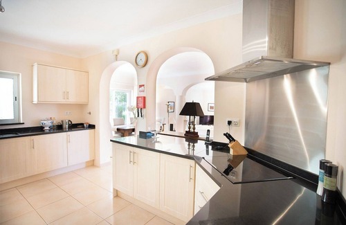 Estombar Villa | 174 Gramacho Immaculately Presented Villa With Pool Heating