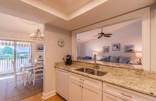 South Beach House | 1762 Bluff Villas Modern Updated Water Views Sleeps 8 Sea Pines
