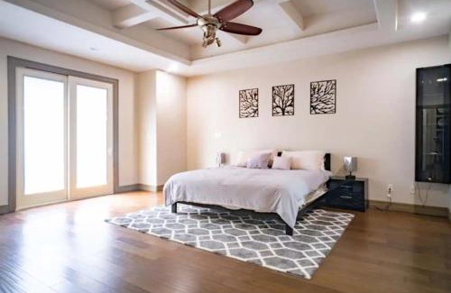 Palmhurst House | 177 4 Bedrooms Pool Game room Massive Kitchen