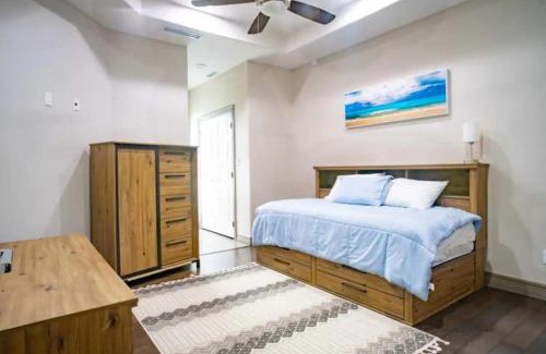 Palmhurst House | 177 4 Bedrooms Pool Game room Massive Kitchen