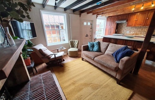 Robin Hood's Bay Cottage | 17th Century cottage in the heart of smugglers fishing village.