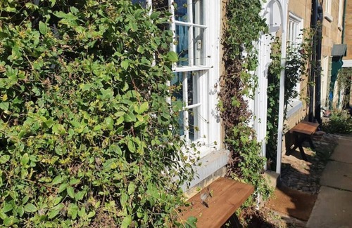 Robin Hood's Bay Cottage | 17th Century cottage in the heart of smugglers fishing village.