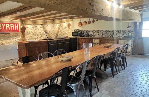 Jars House | 17th century mill with heated swimming pool near Sancerre