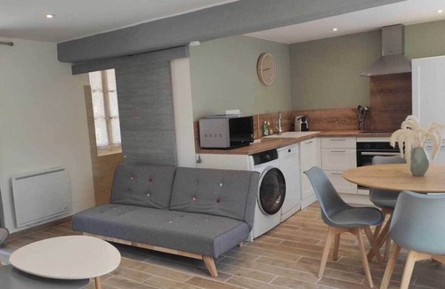 Jars House | 17th century mill with heated swimming pool near Sancerre