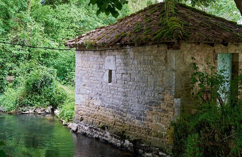 Paizay-le-Tort House | 17th Century Riverside Manor House