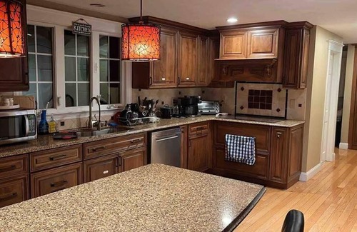 The Lanes House | #18 Stylish Fancy Room in Hearth Of Waltham!