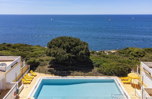 Carvoeiro Ski Chalet | 18 Terraços de Benagil (Casa do Pintor)
