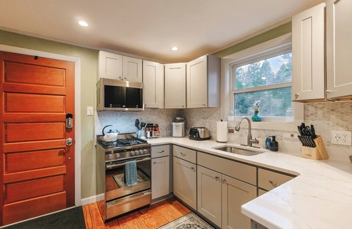 Corea Cottage | 180 Degree Views w/Beachfront Firepit & Stargazing Platform