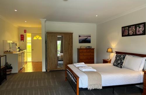 Willunga Bed & Breakfast | 1839 Cottages