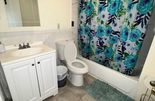 Hyde Square House | 184 Heath St