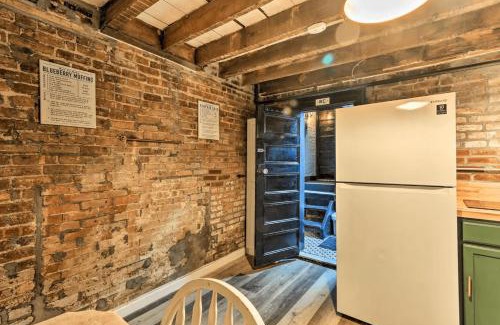 Historic Downtown House | 1850s historic Row House 7min train to NYC with private backyard