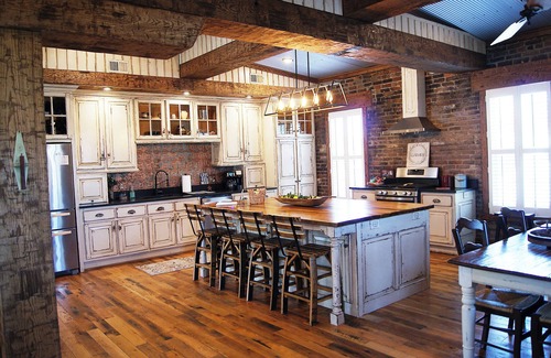 Flemingsburg House | 1860's building brought to life