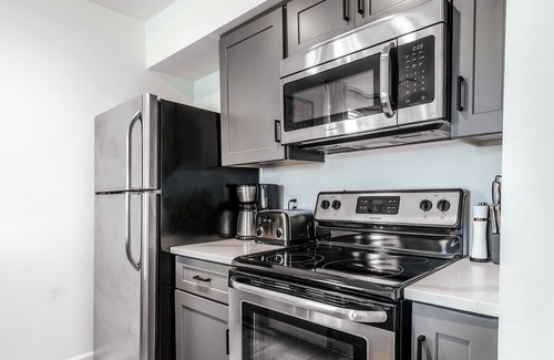Downtown Charleston Apartment | 1874 Suite at 360 King