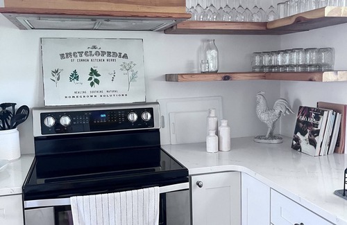 Luray Other | 1875 FARMHOUSE completely renovated with a spectacular Blue Ridge Mountain view!