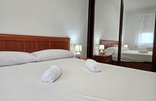 Cimadevilla Apartment | 188A Cimadevilla verde y mar