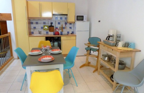 Laure-Minervois Apartment | 18kms from Carcassonne, gîte in the heart of the Minervois. Mansion
