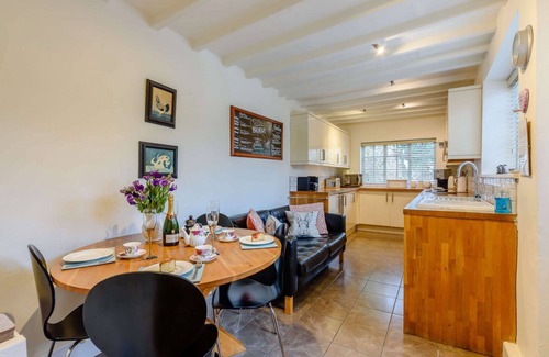 Broadway Cottage | 18th century thatched Cotswold holiday cottage in Broadway - Orchard Cottage, Broadway