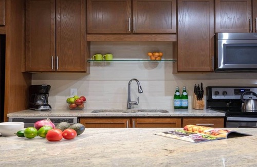 Downtown Dallas Apartment | 18th FL Stylish CozySuites w/roof pool, gym #1