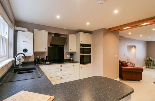 Hay on Wye Cottage | 19 LION STREET, pet friendly, with a garden in Hay-On-Wye