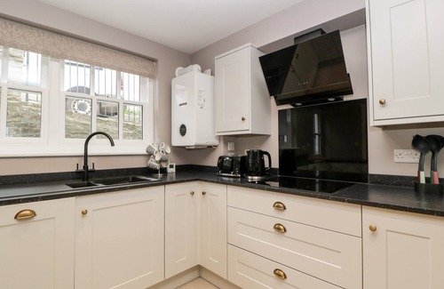 Hay on Wye Cottage | 19 LION STREET, pet friendly, with a garden in Hay-On-Wye