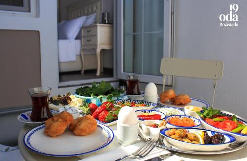 Bozcaada Bed & Breakfast | 19 Oda Bozcaada