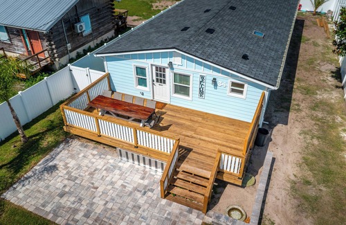 Palm Coast House | 1900 sq.ft., 4-bedroom, 2-bath, dog-friendly, kayak & paddle gear, unground pool, walking distance to Hammock Beach.