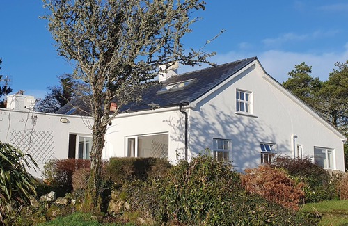 Rosduff House | 190m2 cottage, in the heart of Connemara, on the edge of a magnificent bay