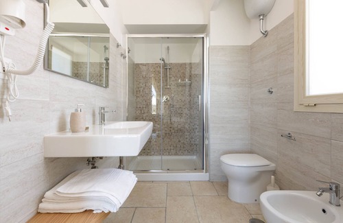 Pittuini Bed & Breakfast | 1913 B&B I Tarocchi - Camera Quadrupla con Terrazza