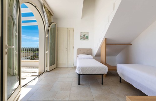 Pittuini Bed & Breakfast | 1913 B&B I Tarocchi - Camera Quadrupla con Terrazza