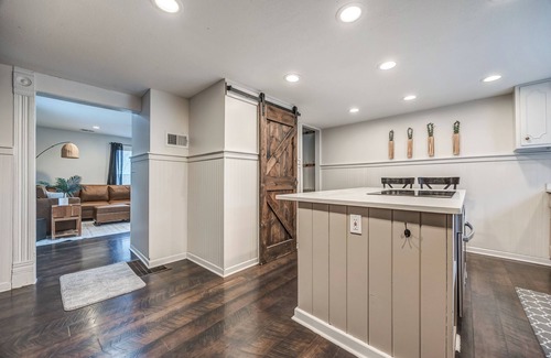 Smithville House | 1914 Farmhouse 2-bedroom with WiFi, AC on 20 wooded acres in serene Smithville