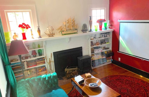 Lafayette House | 1920's themed historic house