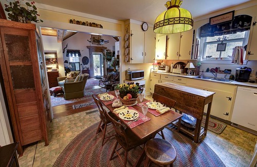 Roseland Other | 1924 Original 3+ BR Farmhouse overlooking Possum Trot Creek!