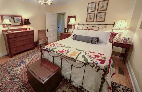 Roseland Other | 1924 Original 3+ BR Farmhouse overlooking Possum Trot Creek!
