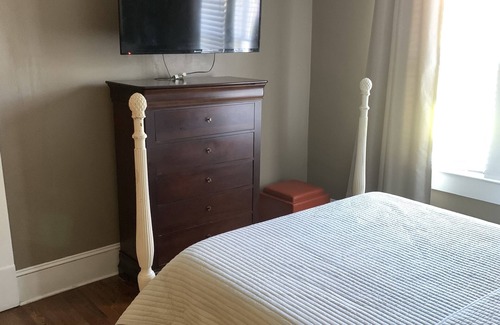 Cartersville House | 1930s Downtown Bungalow