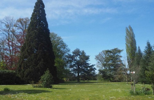 Le Mesnil-Saint-Denis House | 19th c. Manor in the Chevreuse Valley, 30km from Paris