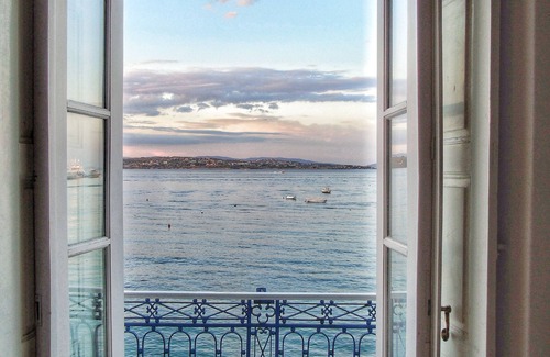Spetses House | 19th Century Traditional Seafront Mansion