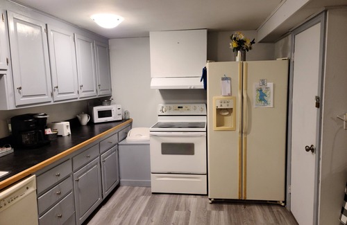 Bristol Apartment | 1B/1B Apt. on Hobby Farm 🐔 🐐 in Bristol. 5 minutes from Newfound Lake