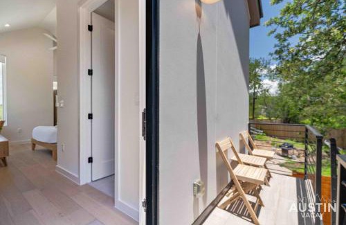 MLK Apartment | 1BA East ATX StudioTX w Kitchenette Deck near UT and Lady Bird by Austin Vacay