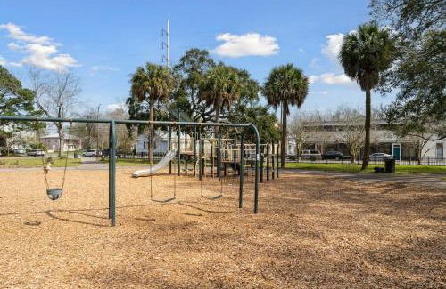Dixon Park Apartment | 1BDR with Backyard Park Side Pet-friendly