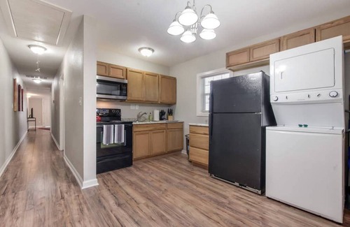 Beacon Hill Condo | 1BR & 1BA furnished Apt- Washer/Dryer- Fully Equipped Kitchen- Monthly Rental