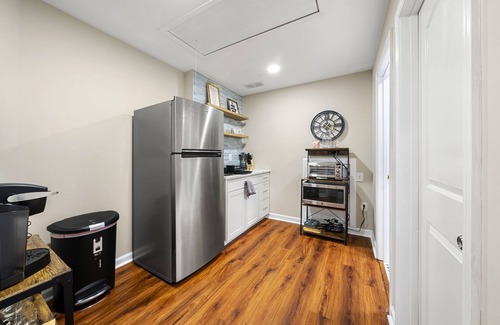 Edgewood Apartment | 1BR/1BA Studio